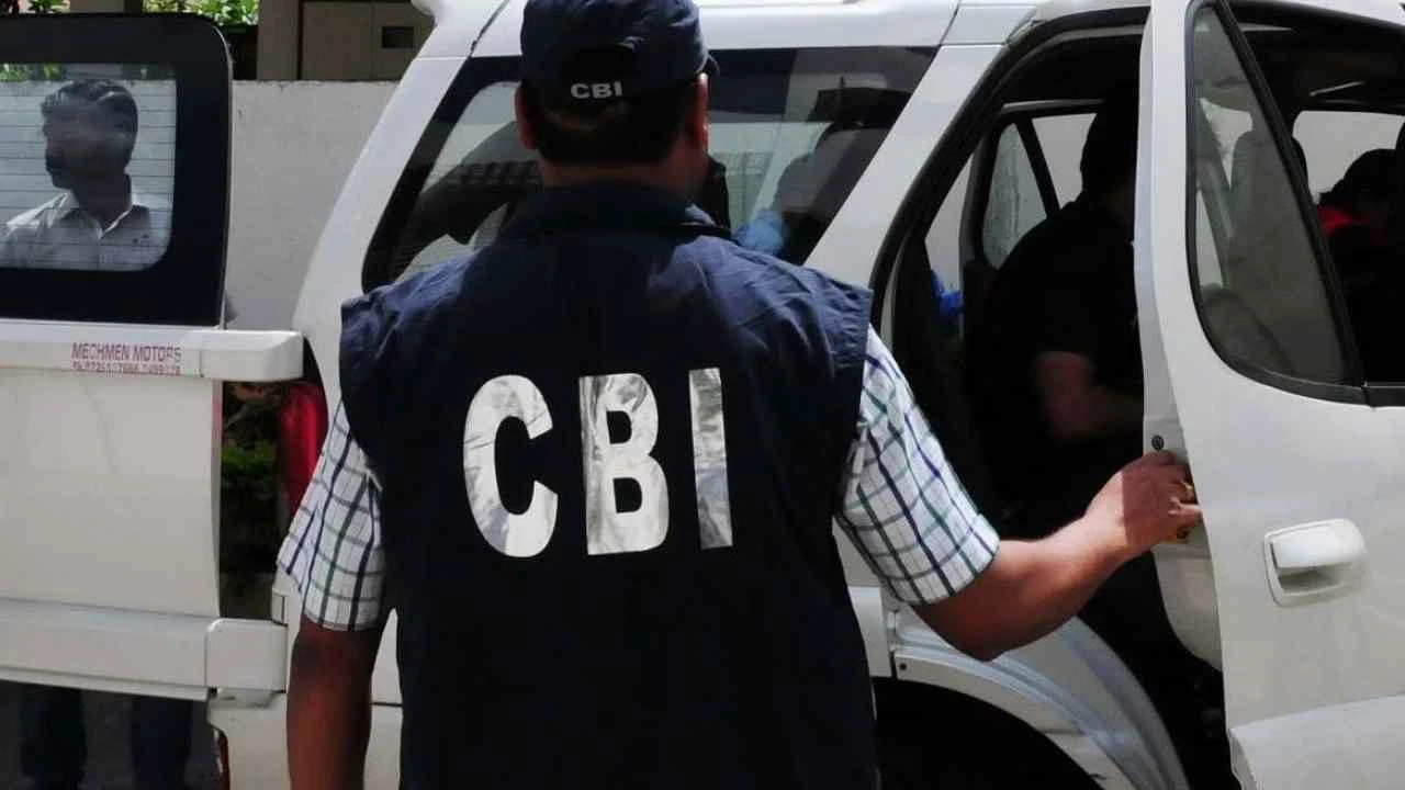 CG News: रेलवे भर्ती में रिश्वत का खेल, 5 लाख लेते पकड़े गए दो कर्मचारी, CBI जांच में हुए कई खुलासे